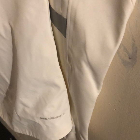 Nike Aero Shield Jacket - Picture 8 of 13
